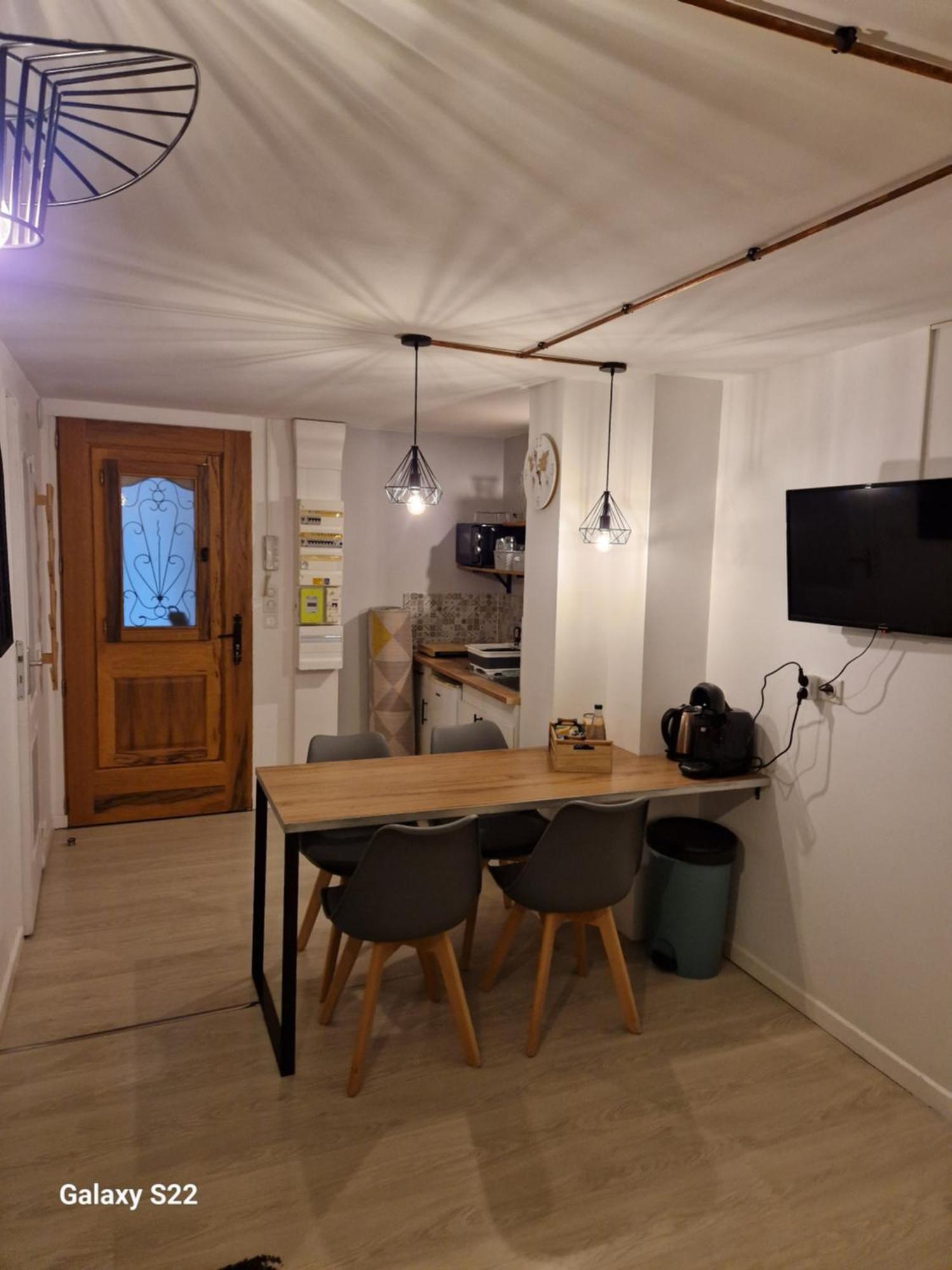 Studio Tout Confort Proche Des Thermes Vals-les-Bains Extérieur photo